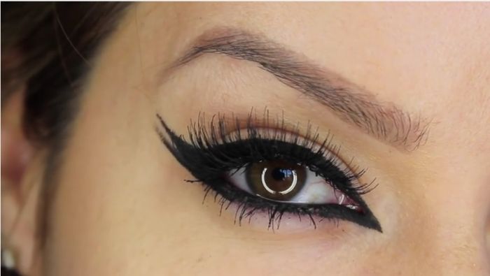 Eyeliner Uygulaması